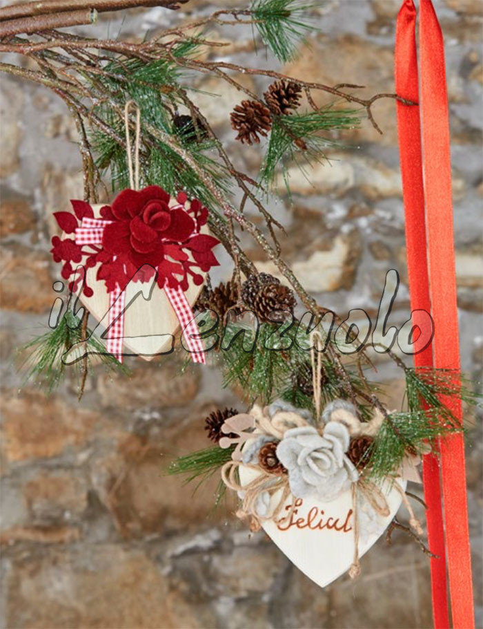 Decorazioni Natalizie Cuori.Cuore In Legno Con Decorazioni Da Appendere By Preziosa