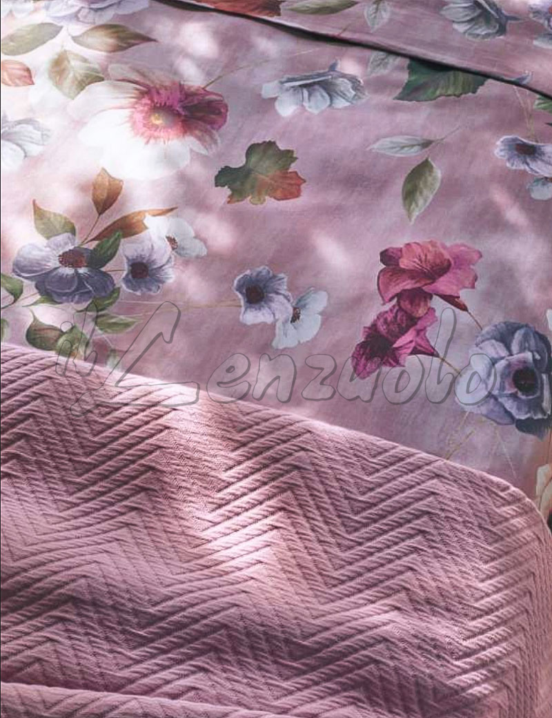 trapunta-matrimoniale-fazzini-velvet-rosa-in-raso-dettaglio