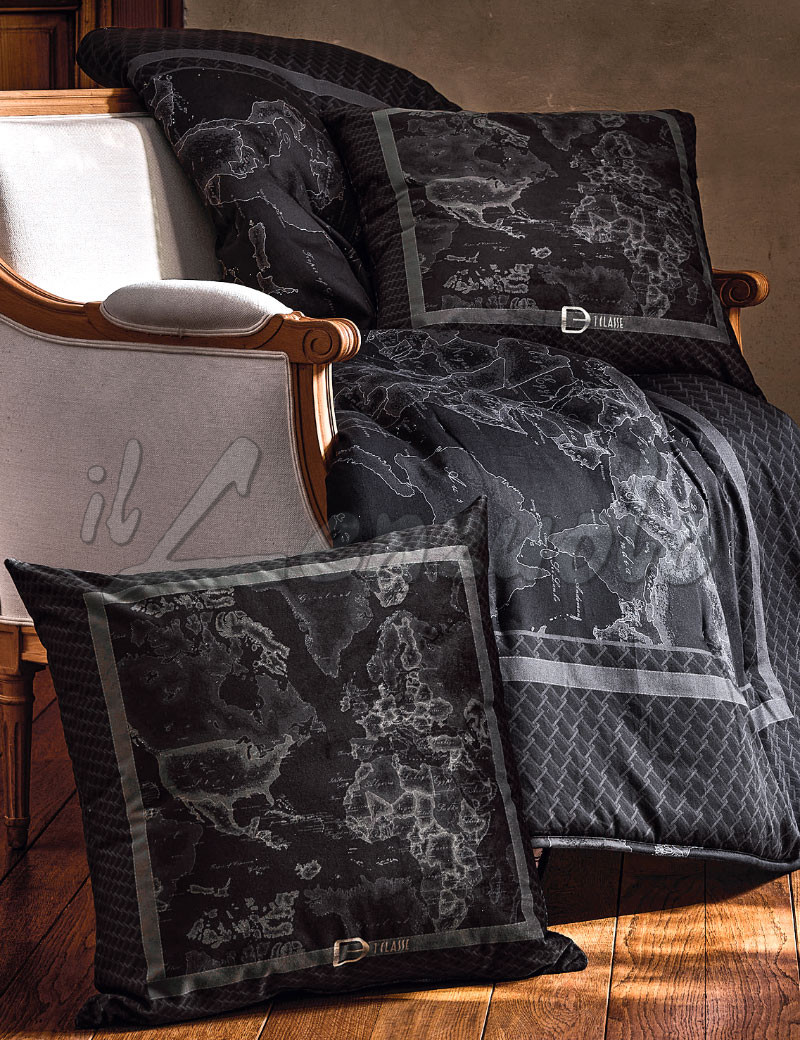 plaid-alviero-martini-geo-night